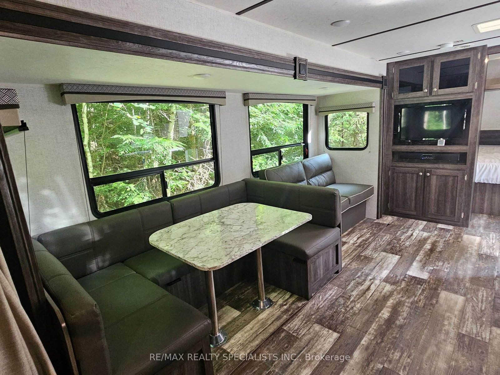3878 Cambrian Road • Severn, ON photo 15
