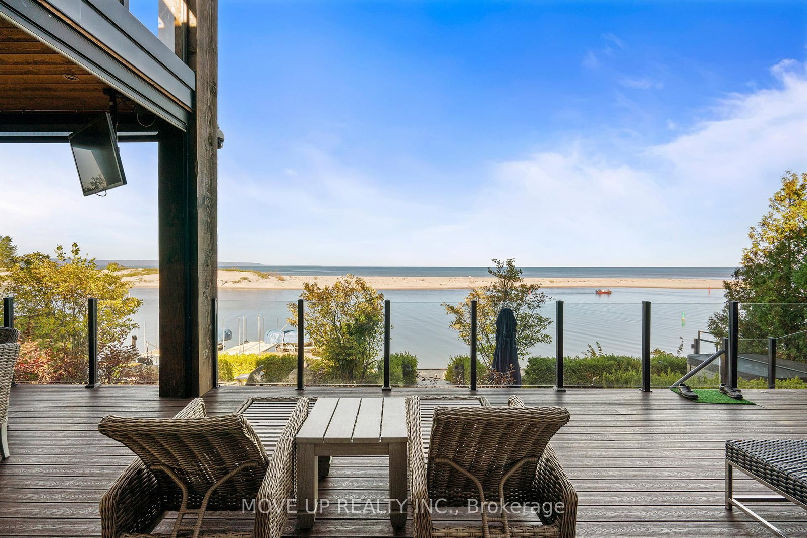 10 Hiawatha Avenue • Wasaga Beach, ON photo 14