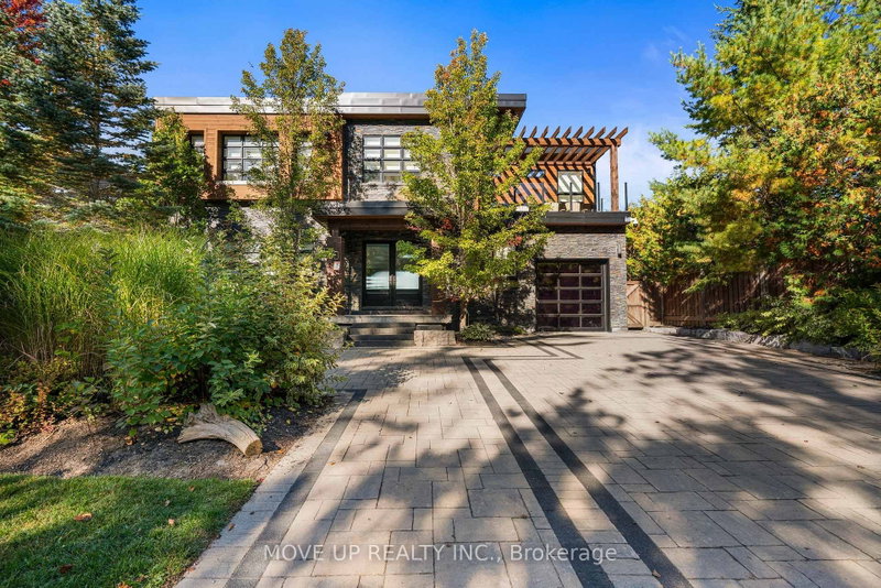 10 Hiawatha Avenue