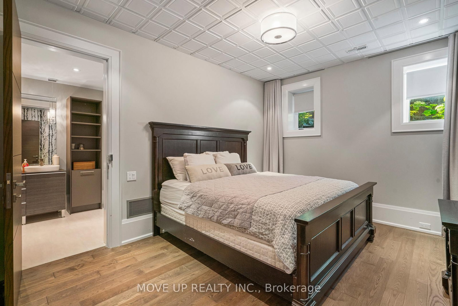 10 Hiawatha Avenue • Wasaga Beach, ON photo 38