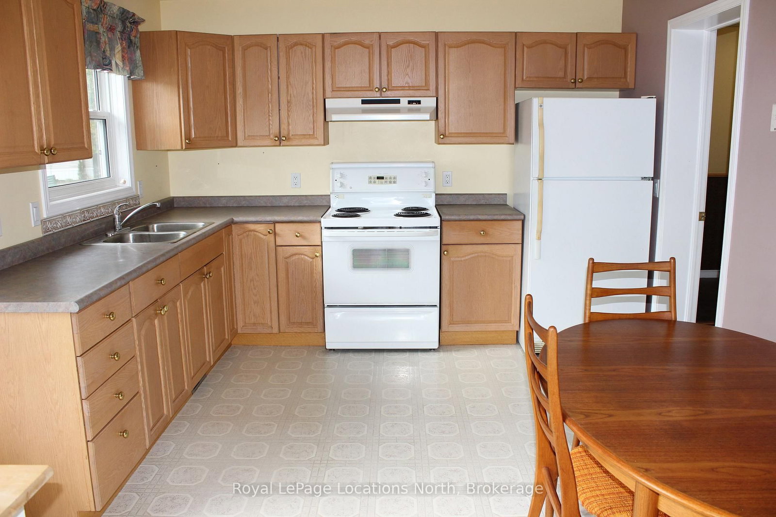 4 St James Place • Wasaga Beach, ON photo 12