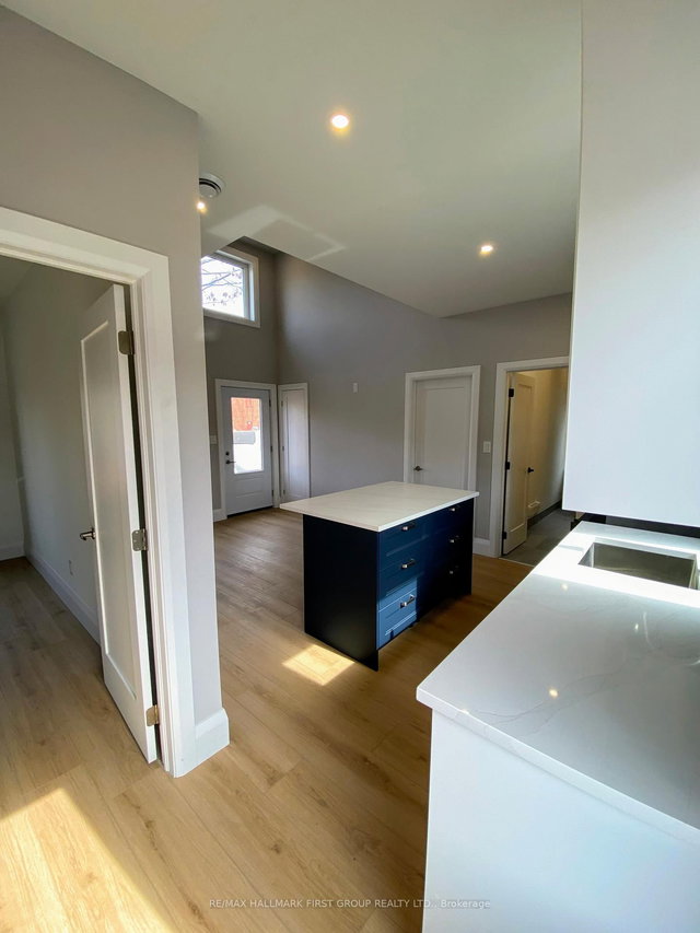 88 Codrington Street