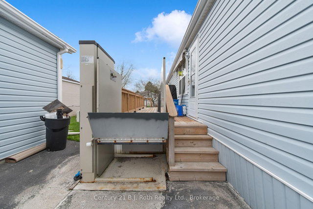 4114 Hemlock Crescent