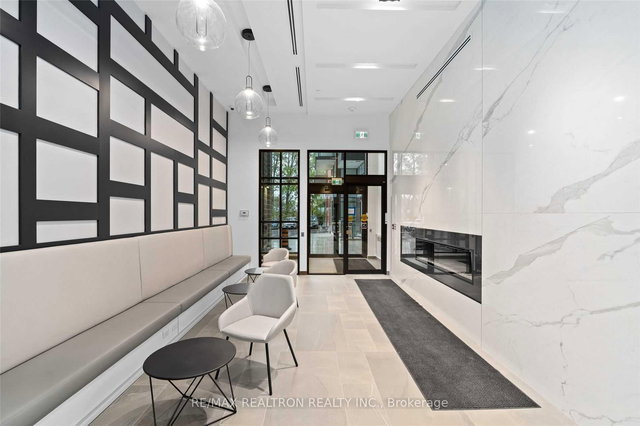 704 - 681 Yonge Street
