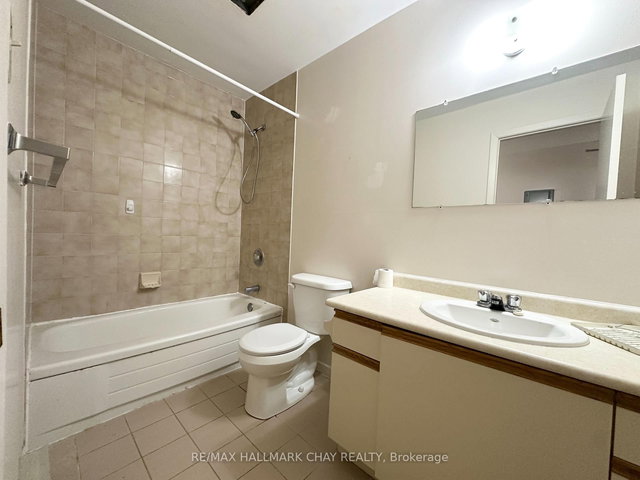 204 - 80 Grove Street E