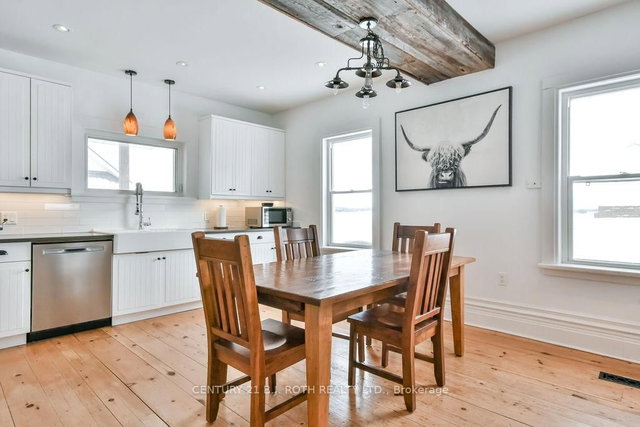 1153 Glengarry Landing Road S