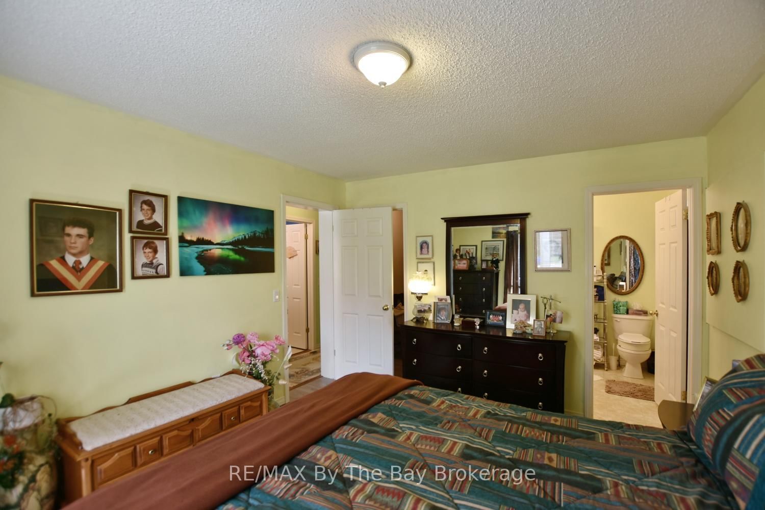 16 Indiana Avenue • Wasaga Beach, ON photo 19