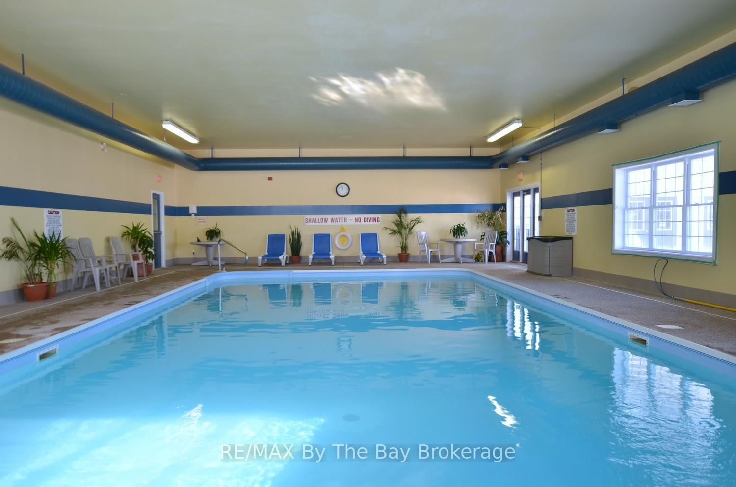 16 Indiana Avenue • Wasaga Beach, ON photo 4
