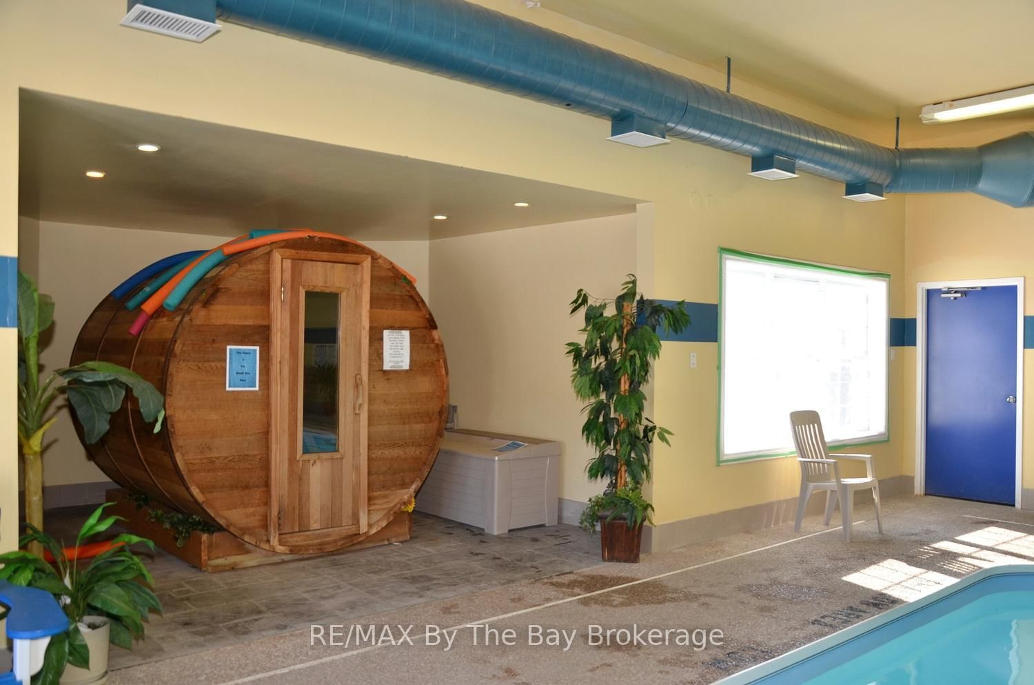 16 Indiana Avenue • Wasaga Beach, ON photo 5