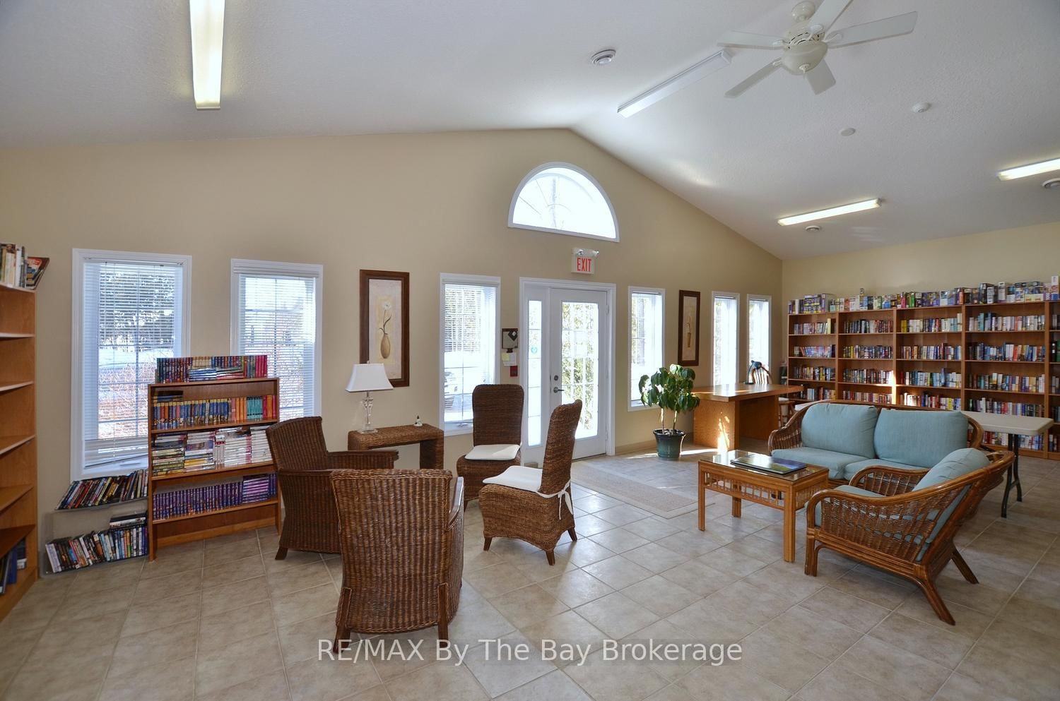 16 Indiana Avenue • Wasaga Beach, ON photo 9