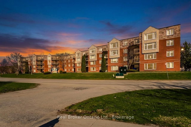 402 - 11 Beck Boulevard