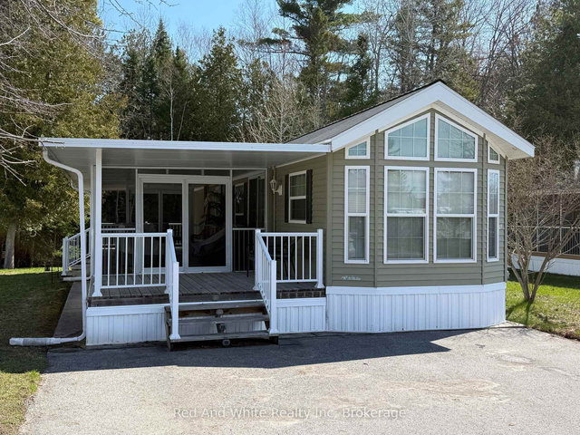 103 Madawaska Trail