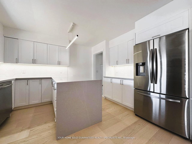 MAIN FLOOR - 36 Queen Street