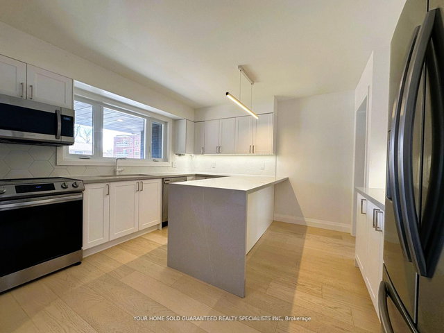 MAIN FLOOR - 36 Queen Street