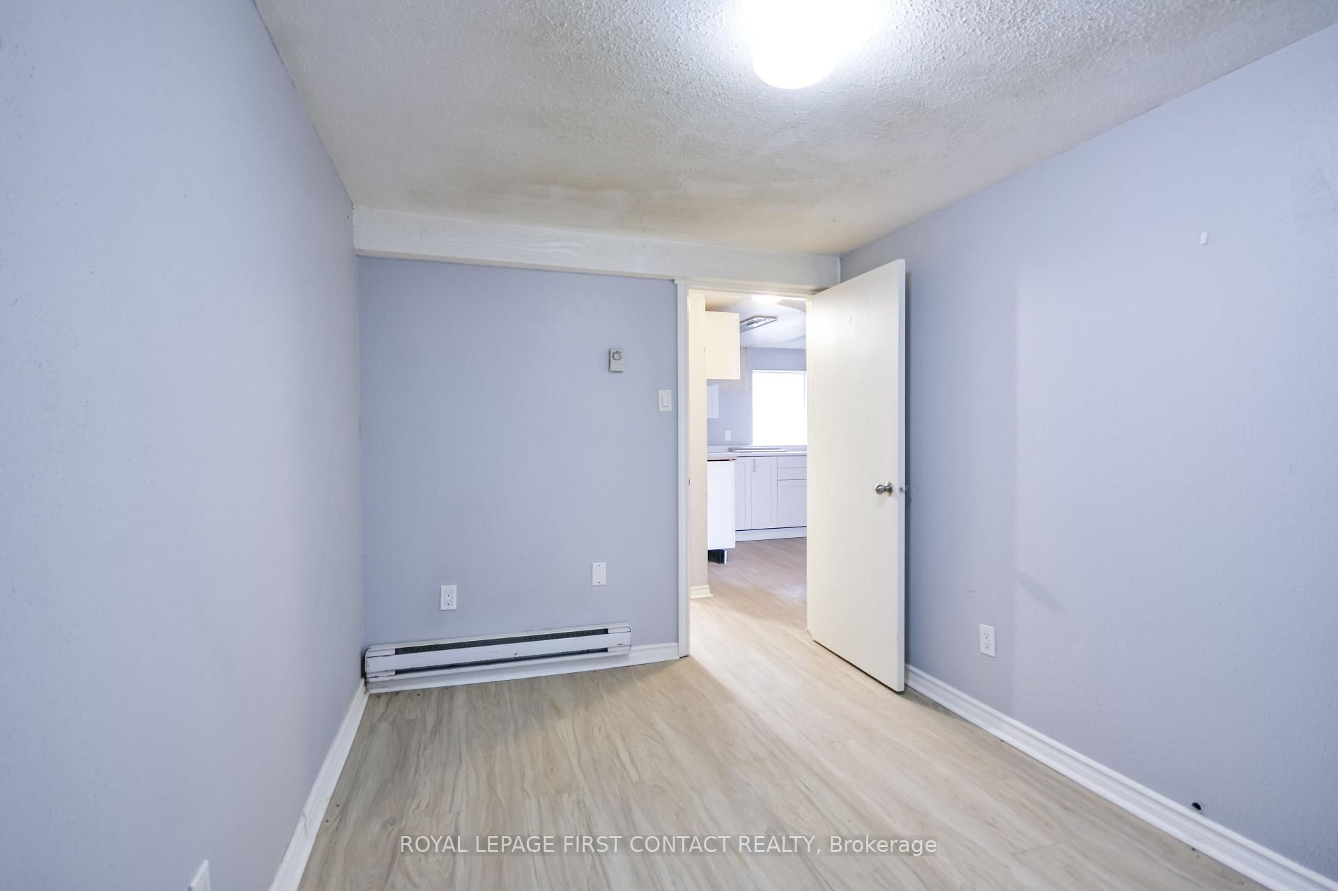 3071 Mosley Street
