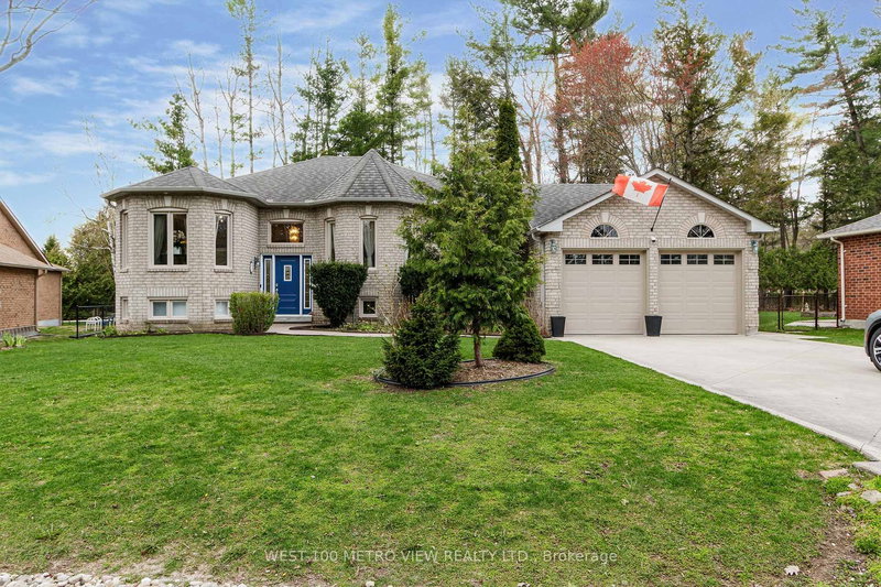 home for sale on 7 Fairway Crescent