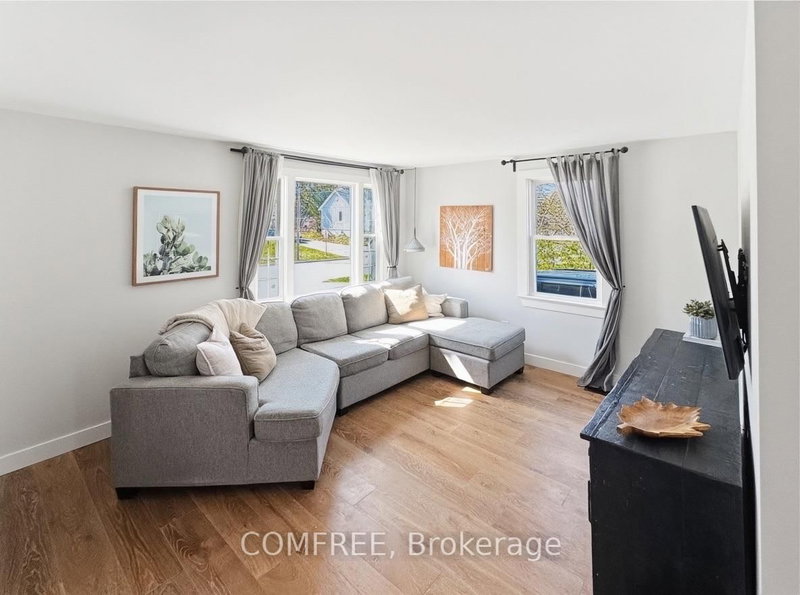 70 Gunn St, Barrie, L4M 2H5 | Image 3