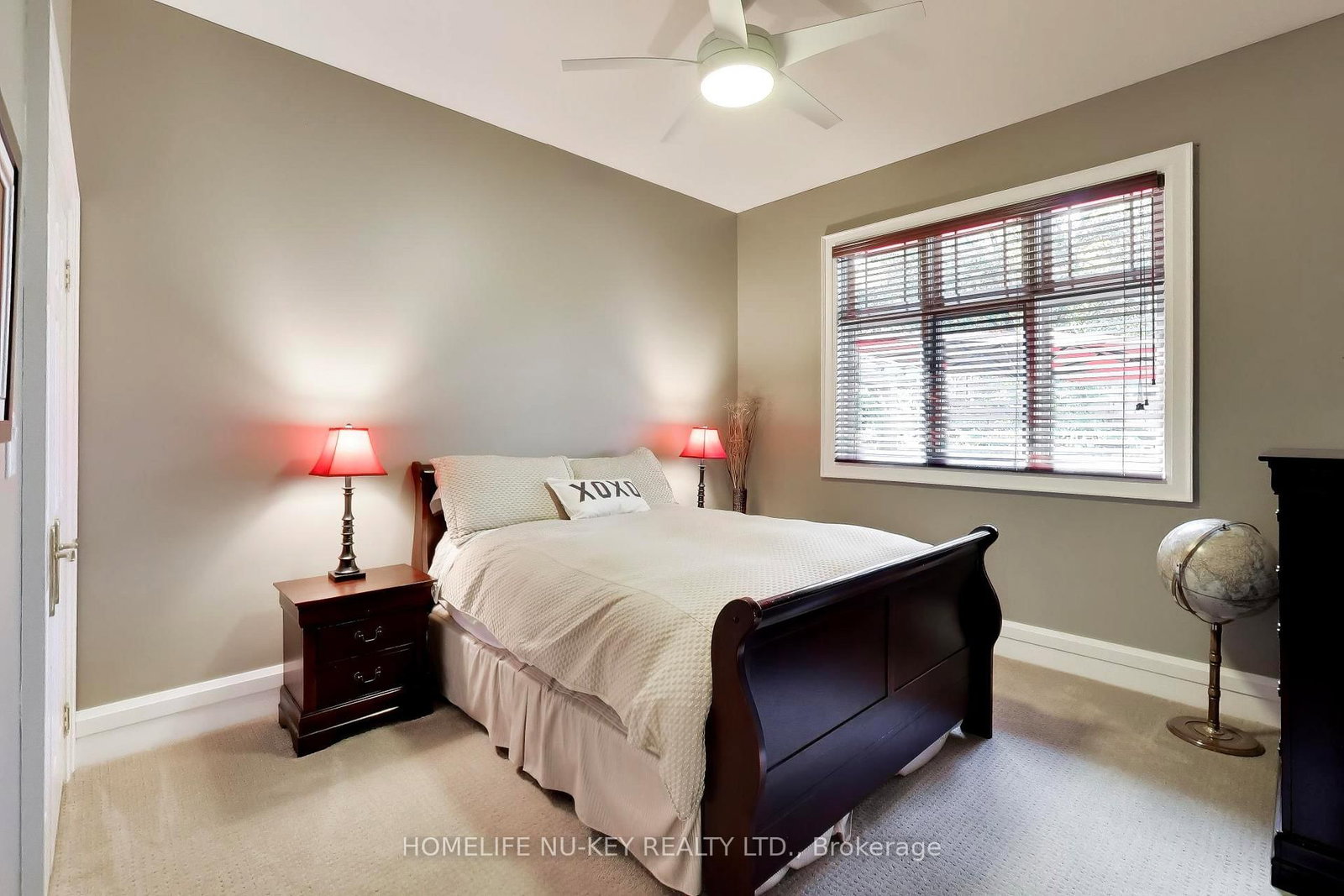 38 CASTLE Drive • Barrie, ON photo 18