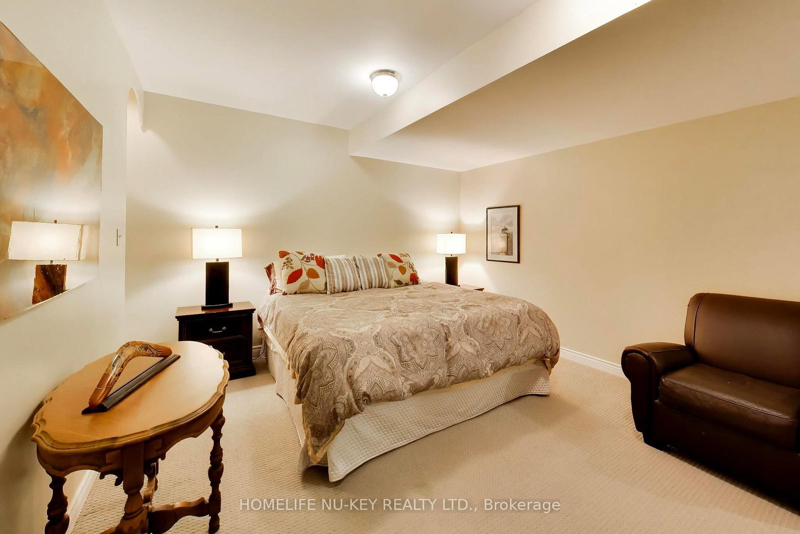 38 CASTLE Drive • Barrie, ON photo 32