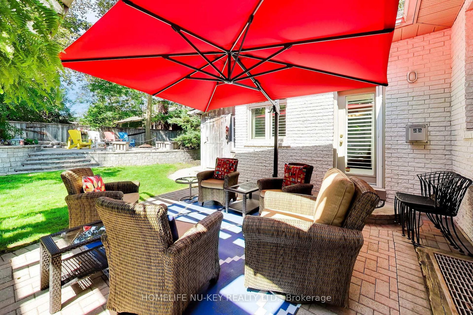 38 CASTLE Drive • Barrie, ON photo 37