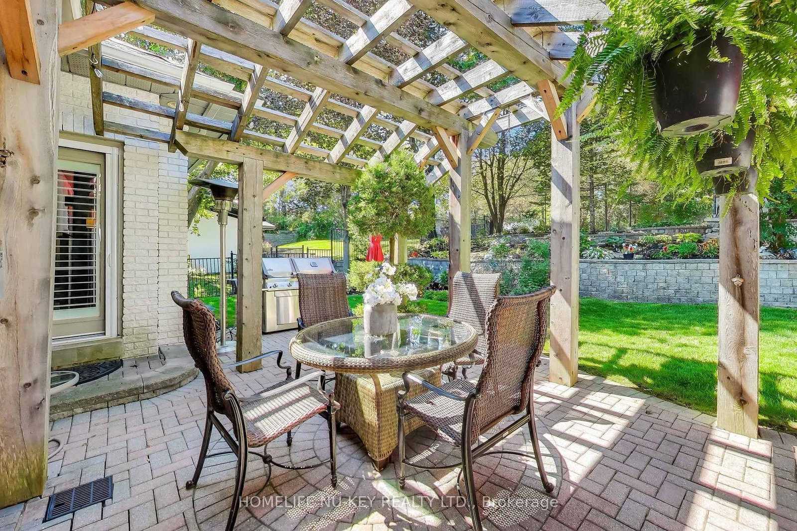 38 CASTLE Drive • Barrie, ON photo 39