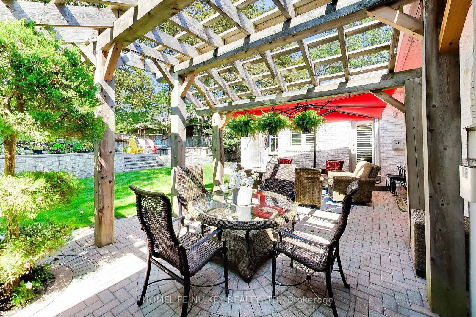 38 CASTLE Drive • Barrie, ON photo 40