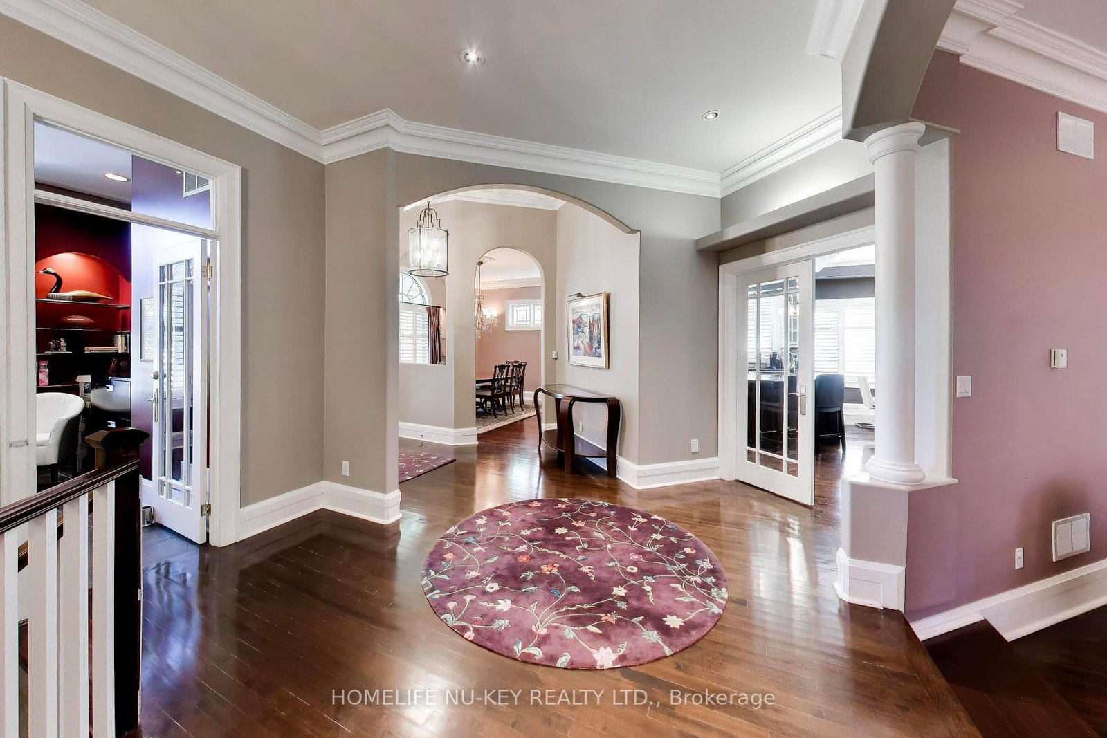 38 CASTLE Drive • Barrie, ON photo 6