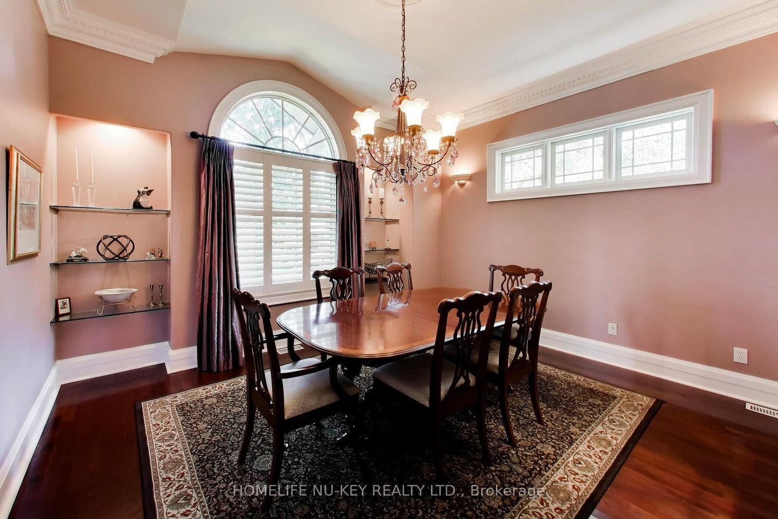 38 CASTLE Drive • Barrie, ON photo 8