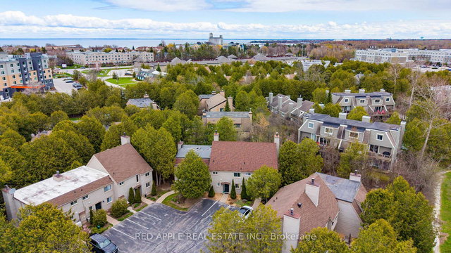 135 Escarpment Crescent