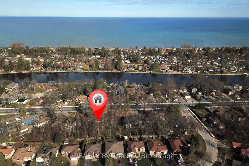 1459 River Road W