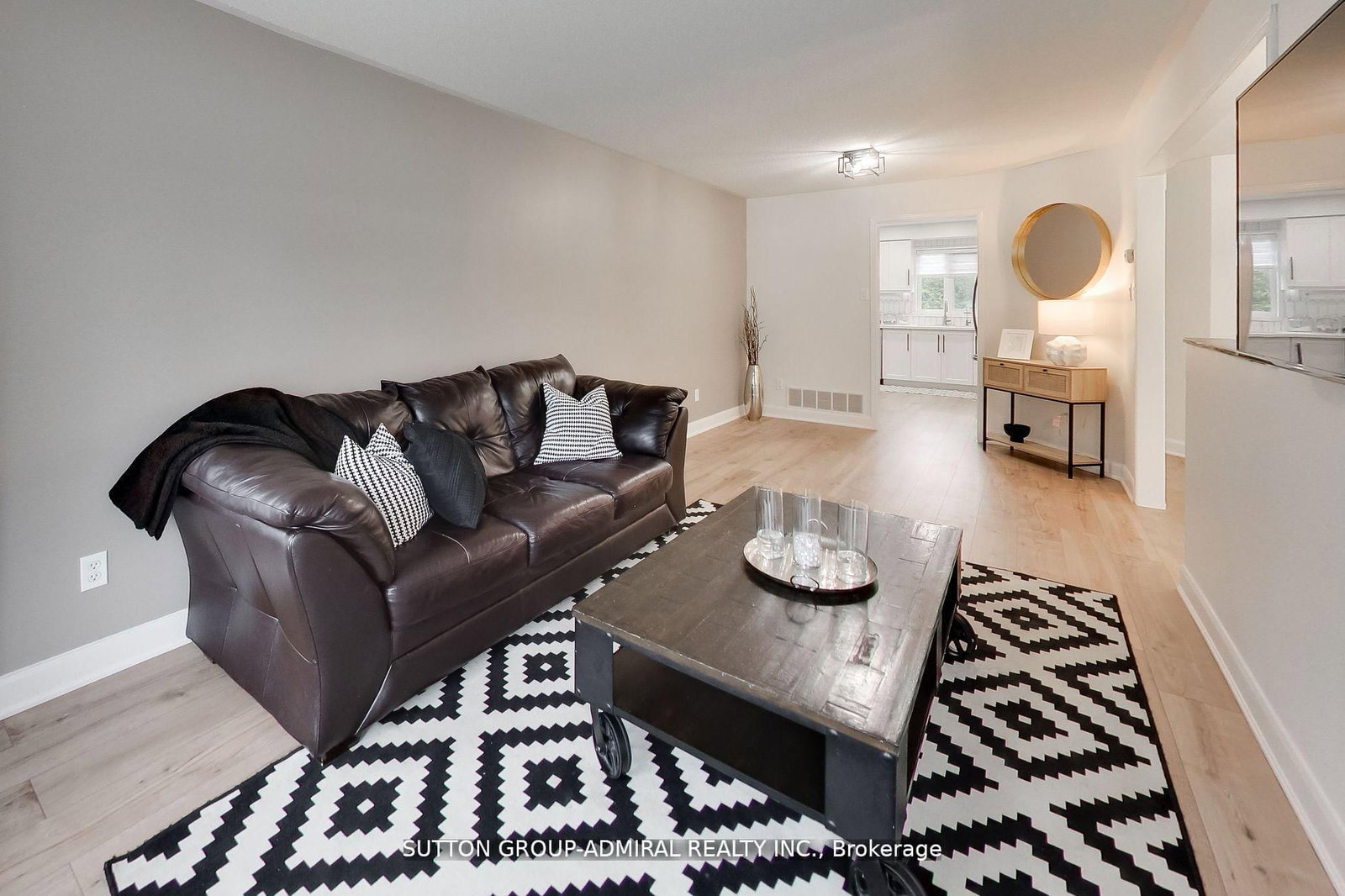11 Club Court • Wasaga Beach, ON photo 8