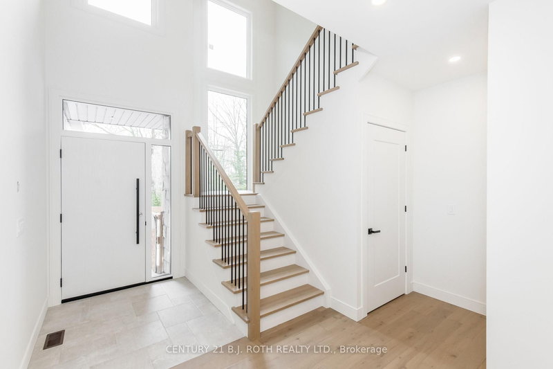 56 Brennan Ave, Barrie, L4N 4B1 | Image 2