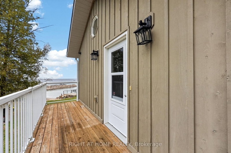442 Silver Birch Dr photo 4