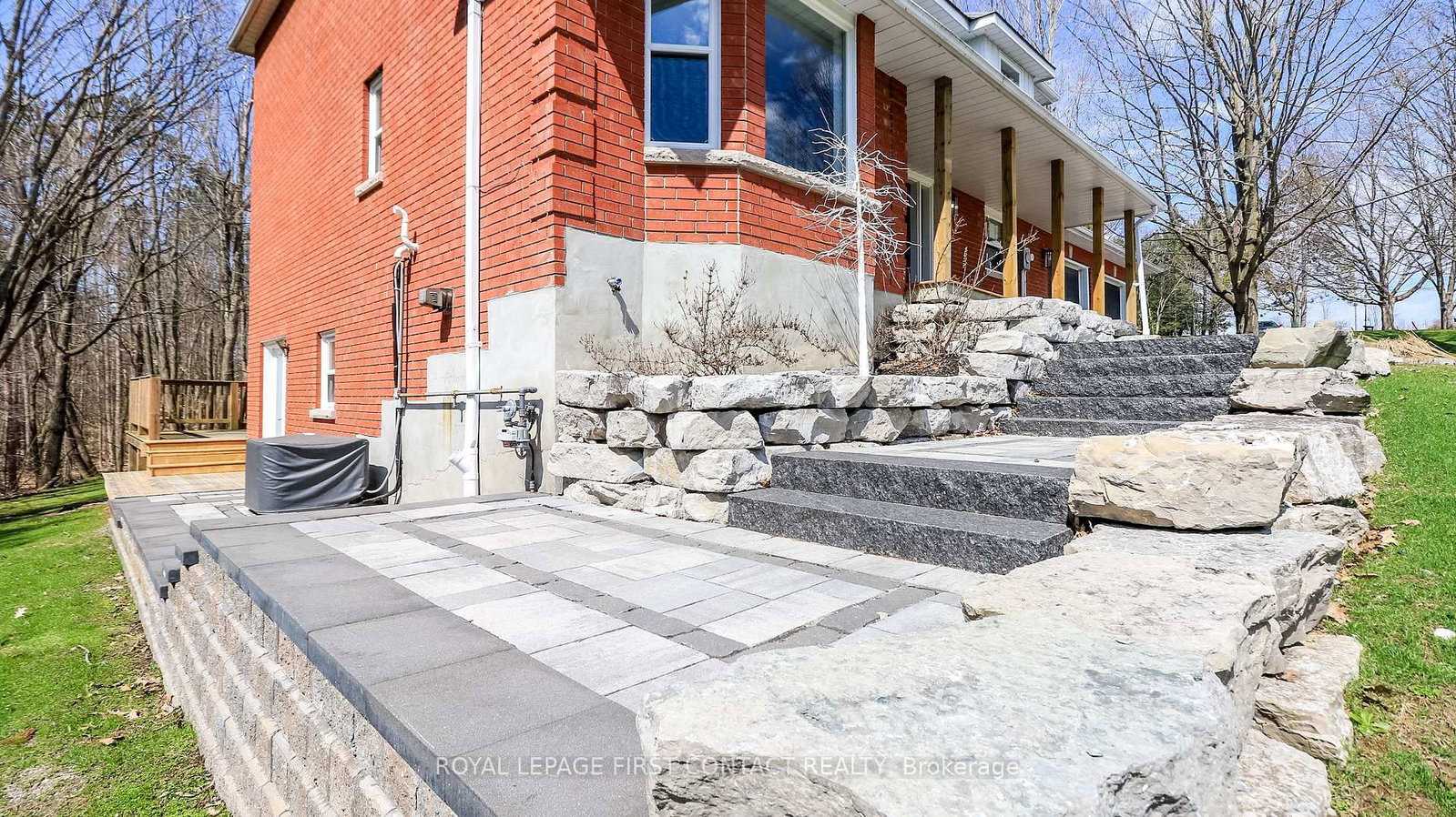 602 Scarlett Line • Springwater, ON photo 5