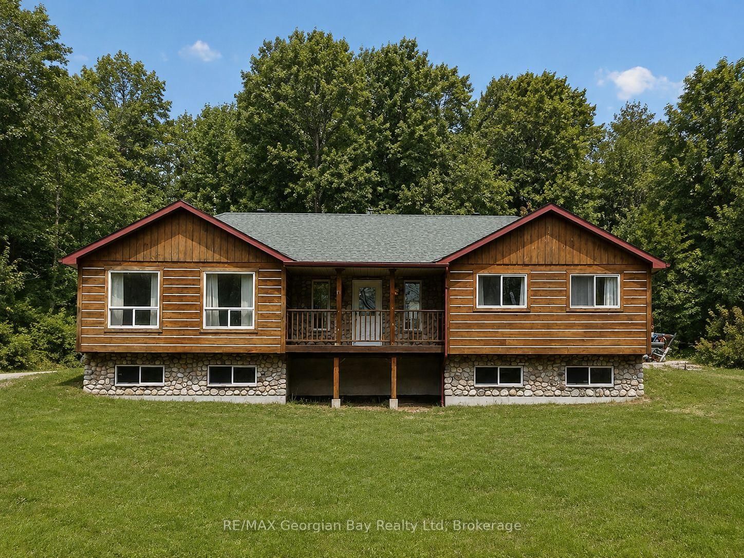 90 Farlain Lake Road W • Tiny, ON photo 1