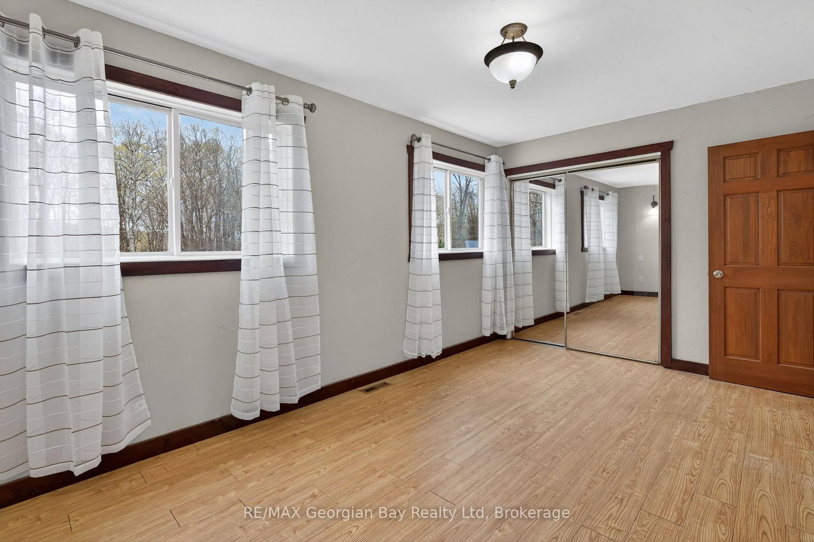 90 Farlain Lake Road W • Tiny, ON photo 11