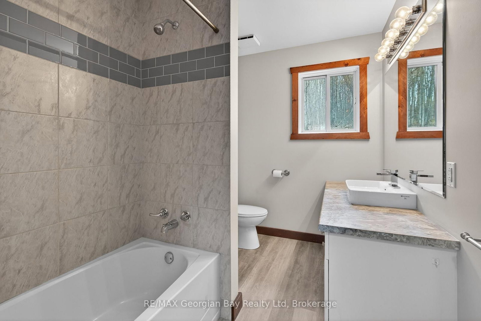 90 Farlain Lake Road W • Tiny, ON photo 12