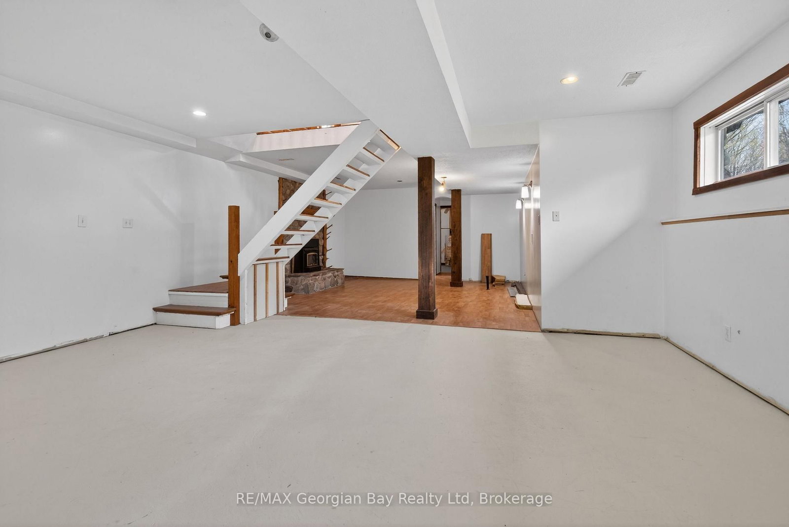 90 Farlain Lake Road W • Tiny, ON photo 18