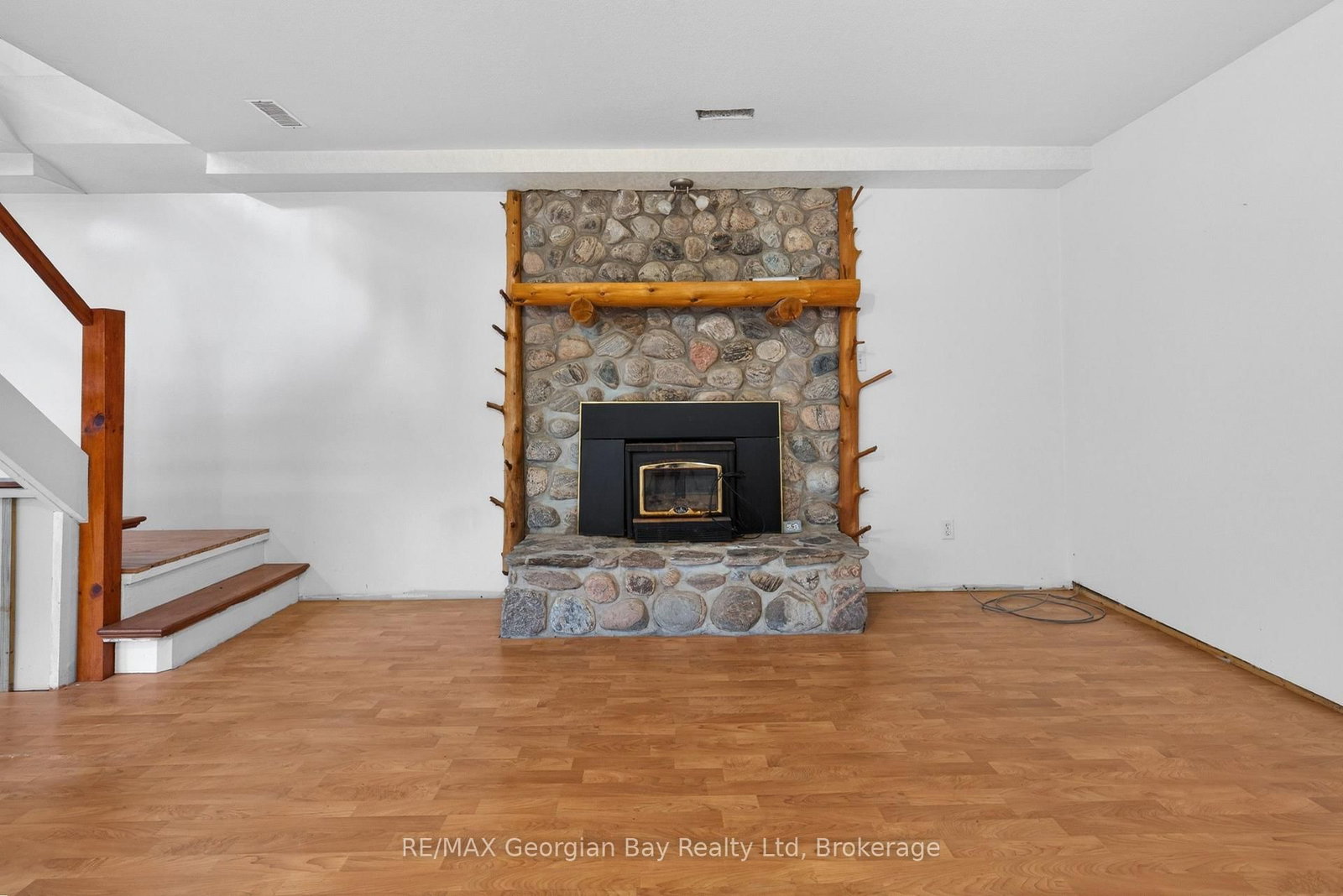 90 Farlain Lake Road W • Tiny, ON photo 19