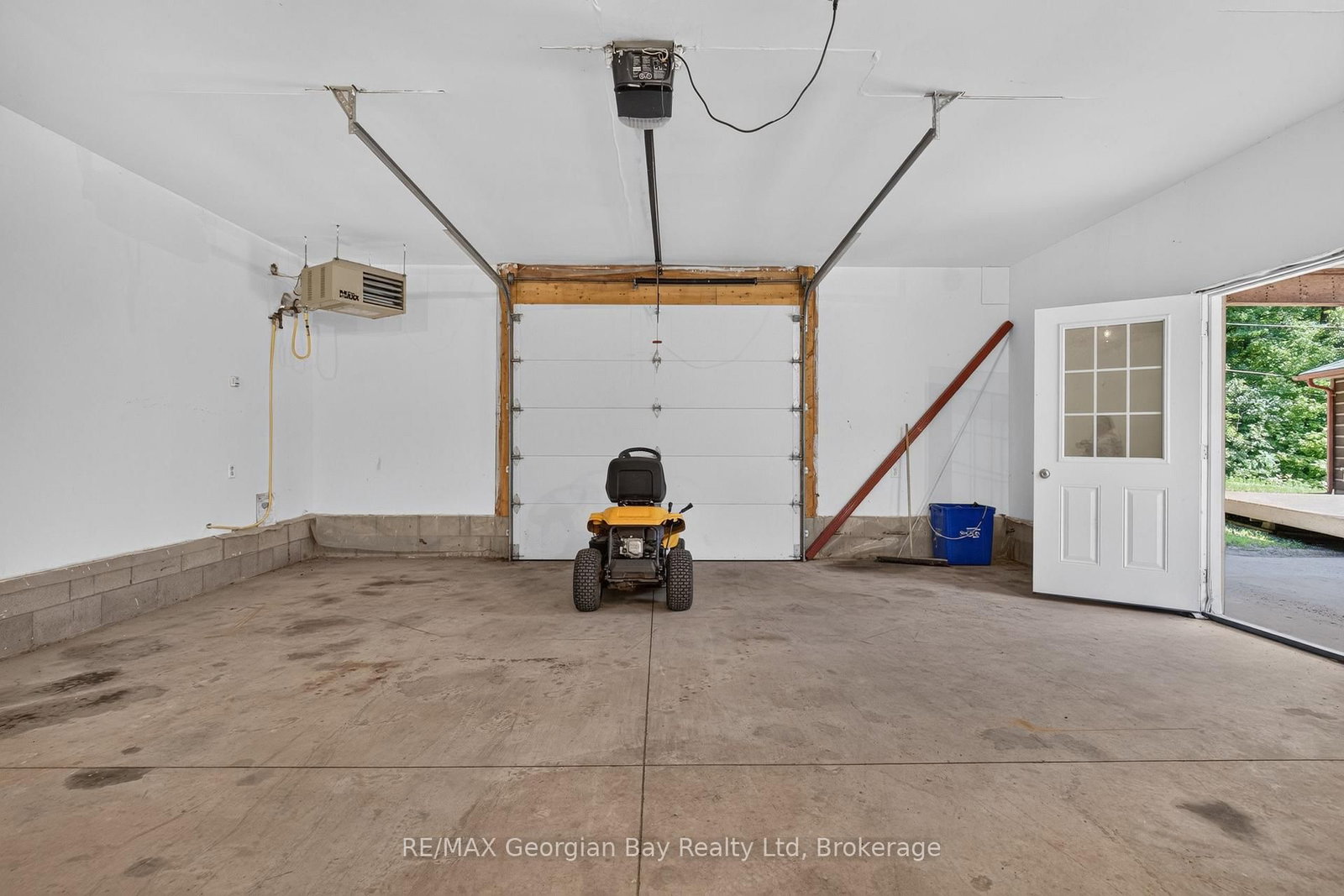 90 Farlain Lake Road W • Tiny, ON photo 27