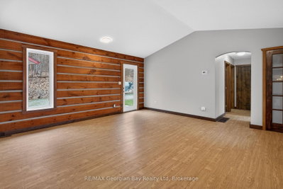 90 Farlain Lake Road W • Tiny, ON photo 8