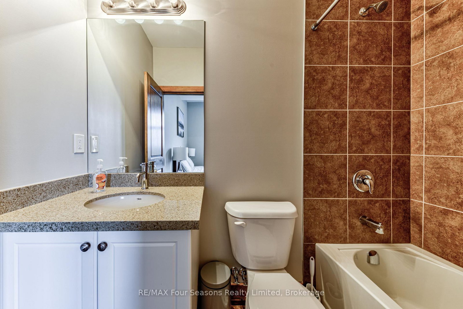 9 Windrose Valley Boulevard • Clearview, ON photo 23