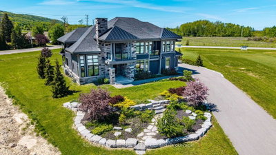 9 Windrose Valley Boulevard • Clearview, ON photo 3