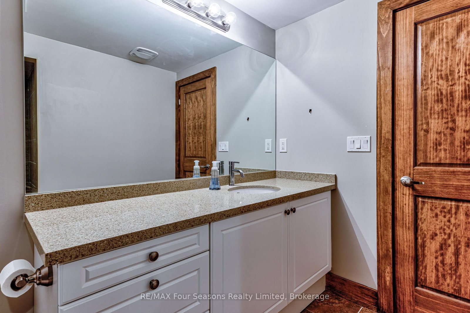 9 Windrose Valley Boulevard • Clearview, ON photo 38