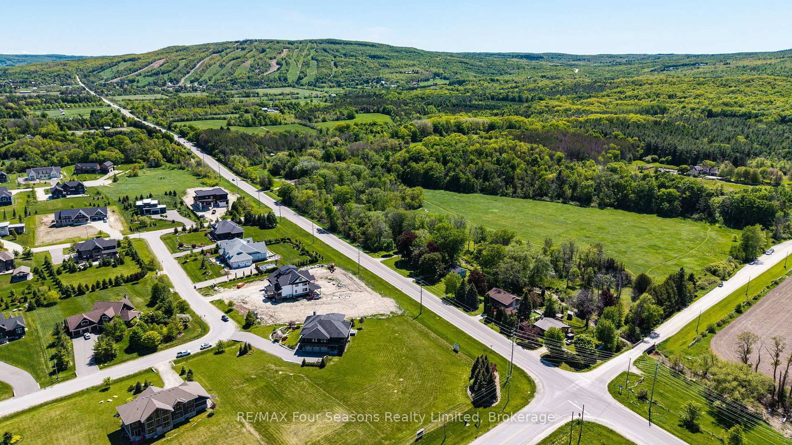 9 Windrose Valley Boulevard • Clearview, ON photo 50