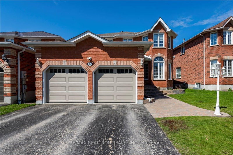 16 Bear Creek Dr, Barrie, L4N 9M9 | Image 2