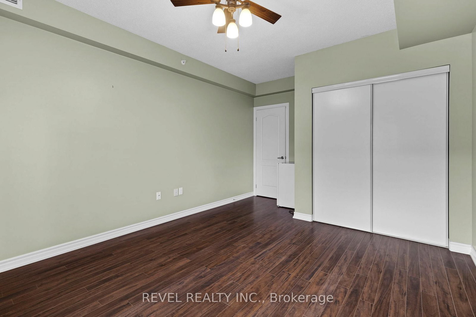 39 Ferndale Drive S • #106 • Barrie, ON photo 19