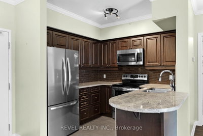 39 Ferndale Drive S • #106 • Barrie, ON photo 5