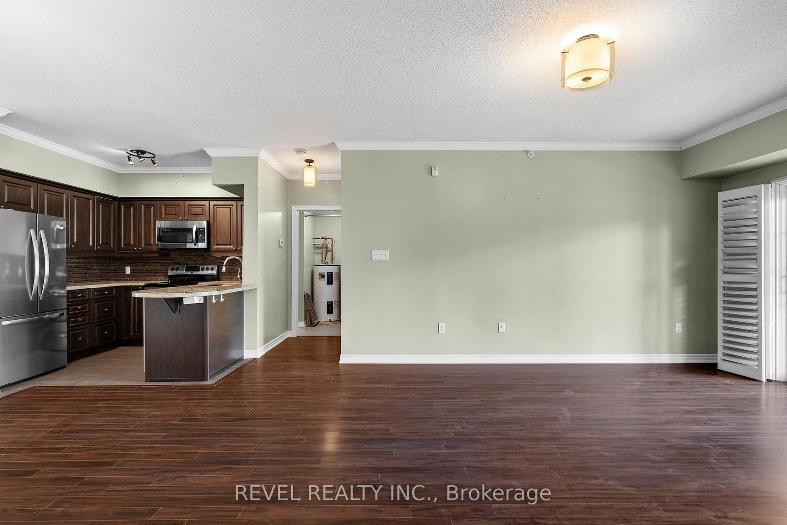 39 Ferndale Drive S • #106 • Barrie, ON photo 8