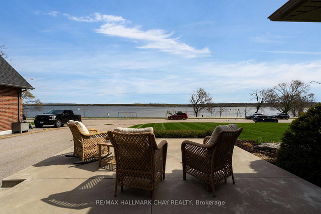 68 Kempenfelt Drive